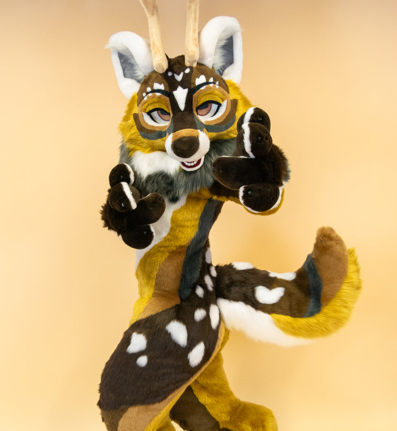 👑Commission your Fursuit – lemonbrat